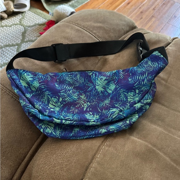 Excellent used Born Primitive Fanny pack - Picture 2 of 3